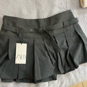 Zara Women's Dark Gray Pleated Mini Skirt